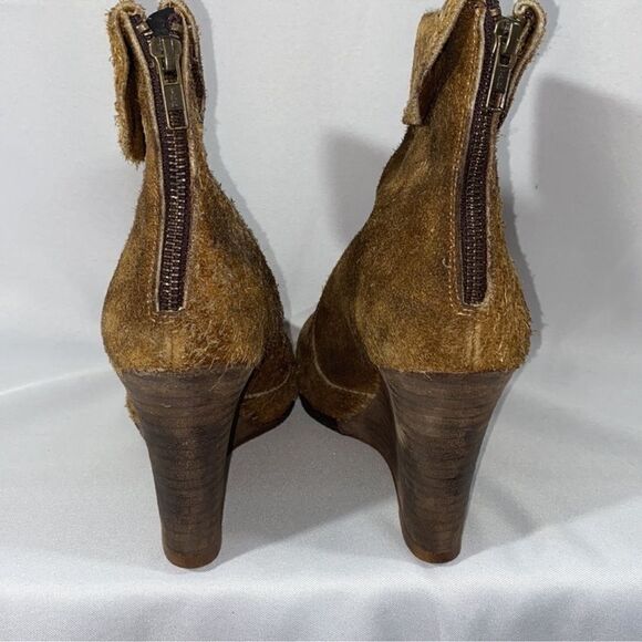 Free People Fuzzy Bombay Brown Suede Pointed Wedge Heel Ankle Booties DISTRESS - Picture 9 of 10